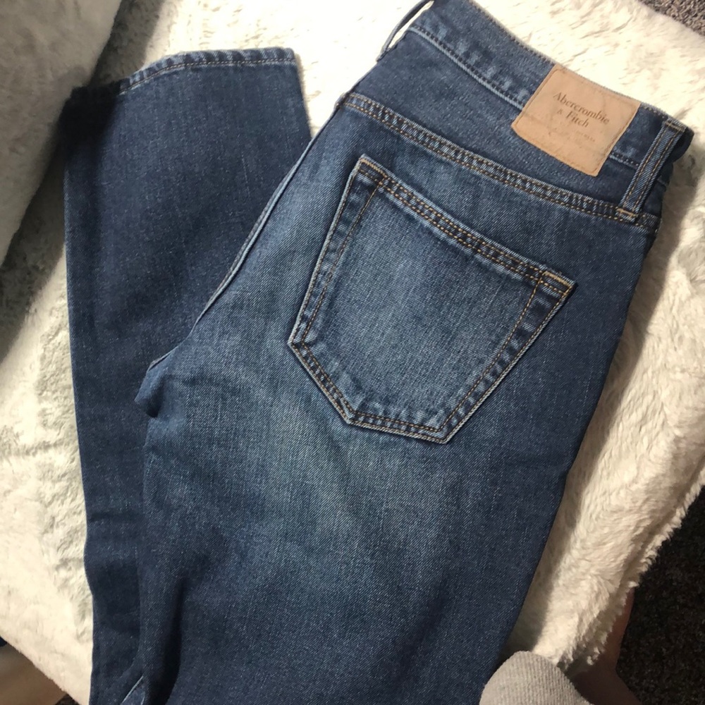 A&F men’s dark wash slim straight jeans 30W 32L